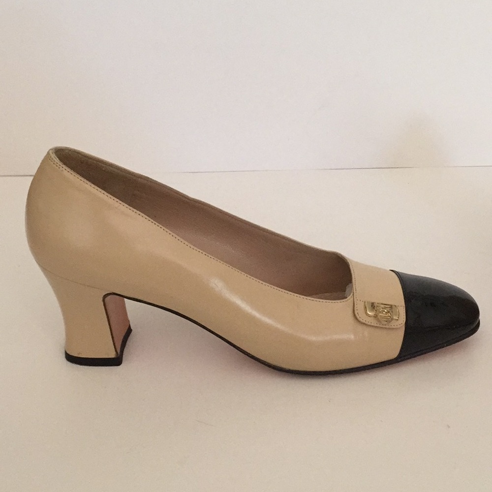 Salvatore Ferragamo Black Patent Cap-Toe Tan Leather Pumps - Gold Gancini - Picture 6 of 14